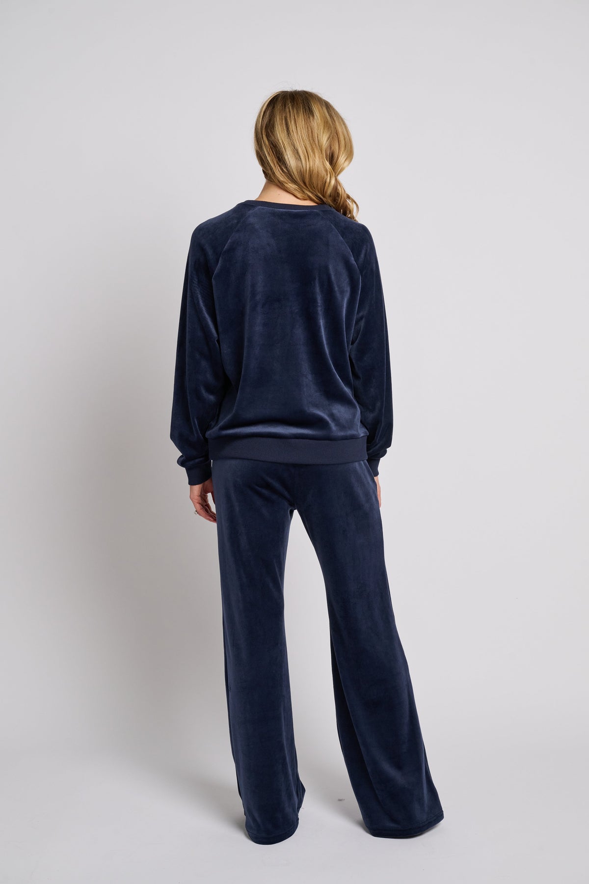 JOY VELOUR CREWNECK