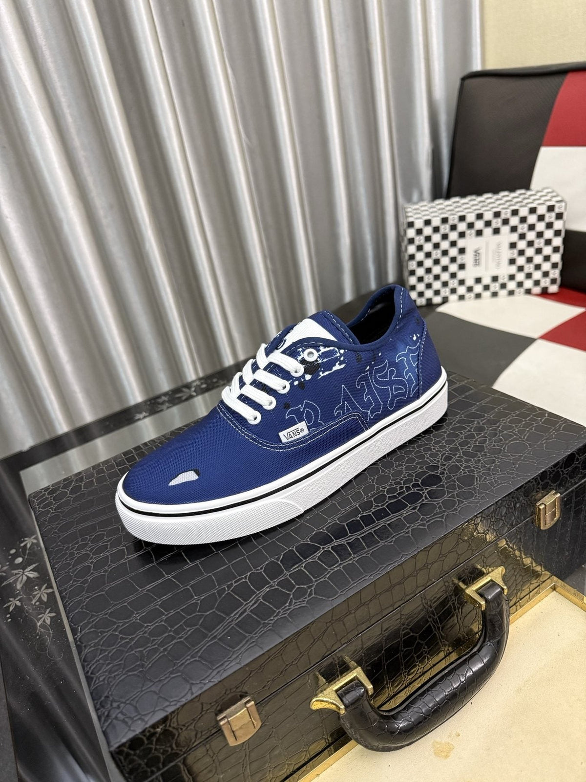 Vans Navy Blue Graphic Low-Top Sneakers