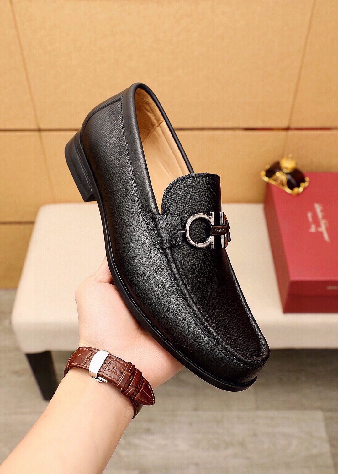 Ferragamo Black Metal-Bit Loafers - Leather Lining