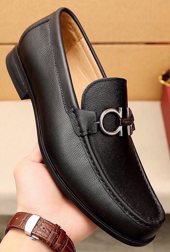 Ferragamo Black Metal-Bit Loafers - Leather Lining